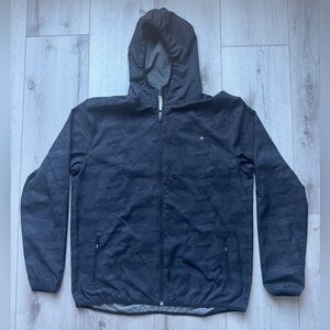 Vuori Outdoor Trainer Shell Jacket Full Zip Hood Black
Camo. Size XL
